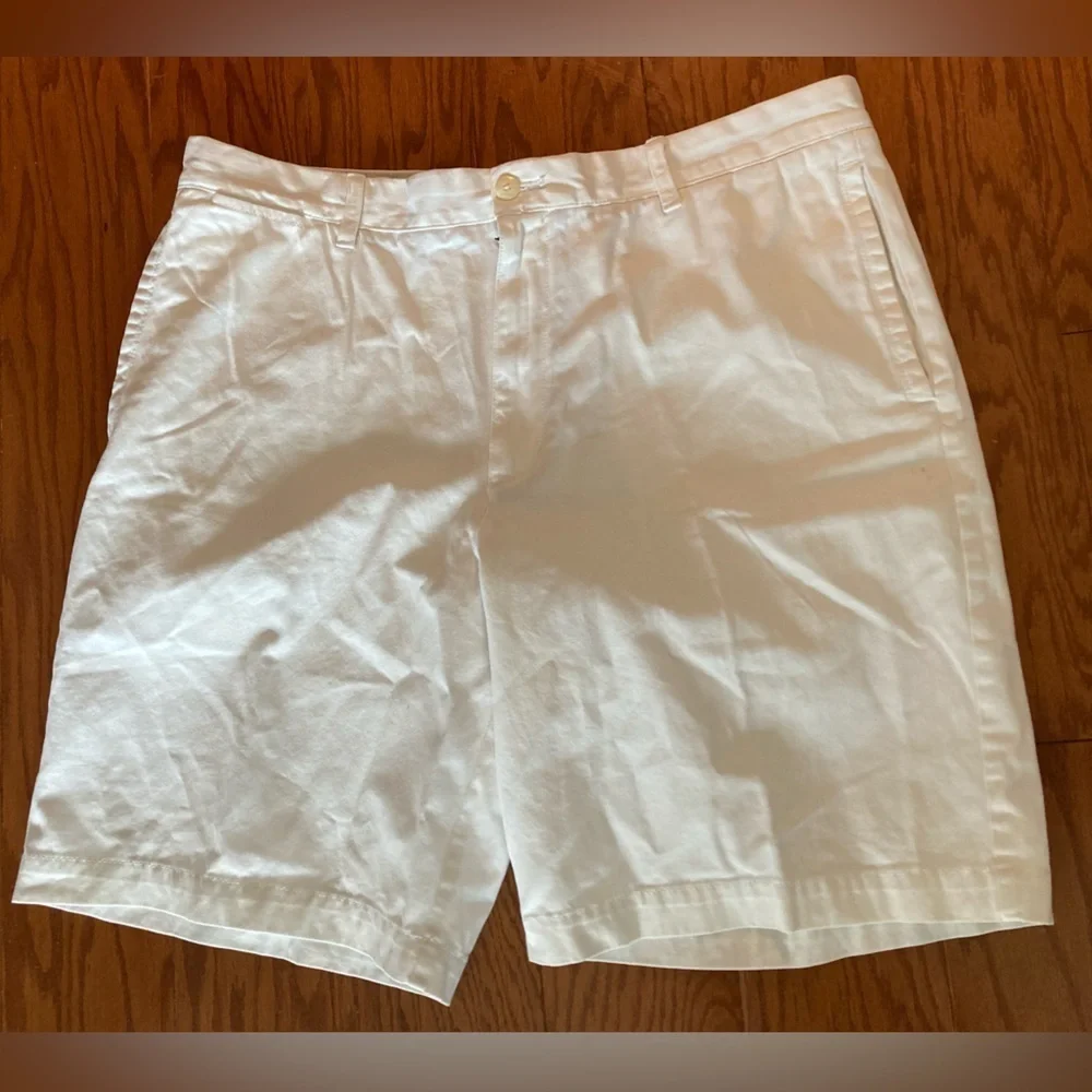 Izod White Shorts Size 40 New With Tags belt loops